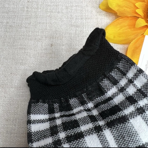 HUE Femme Top Socks Womens One Size Black White Plaid Socks 2 Pairs New - Picture 2 of 4